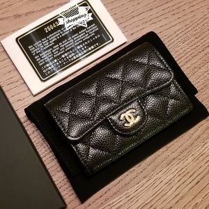 ✔✔SOLD✔✔Authentic CHANEL Classic Card Holder